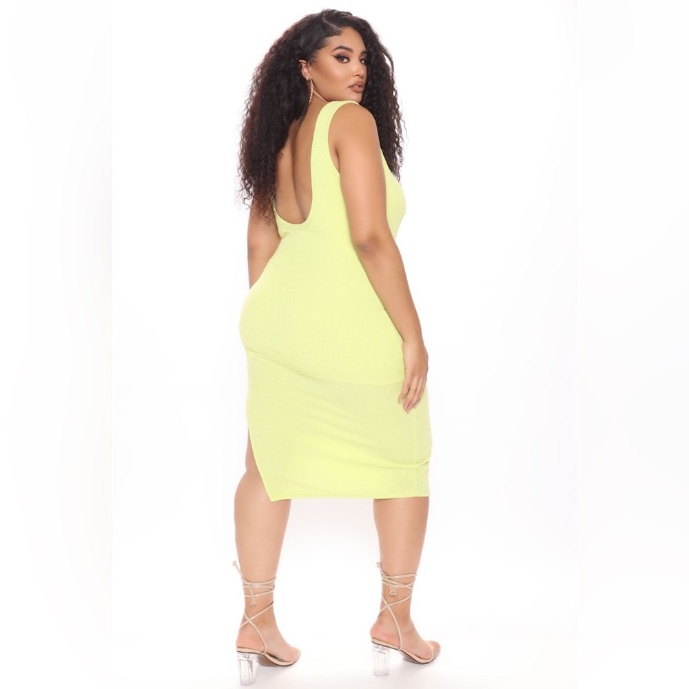 Maliyah Ribbed Midi Dress - Picture 9 of 11
